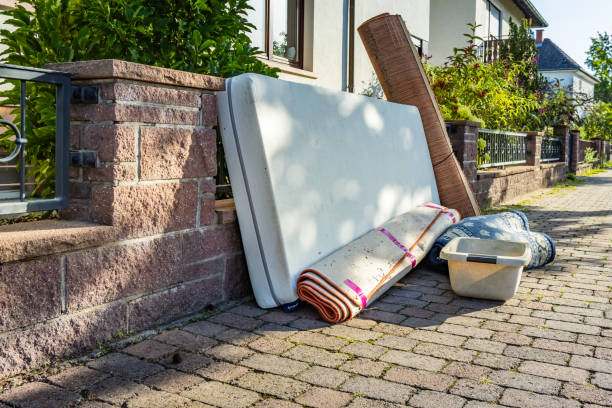 Best Full-Service Junk Removal  in Versailles, IN